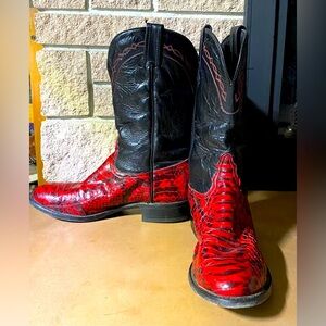 Vibrant Leather Snakeskin Design Red and Black Women’s Cowgirl Boots Size 7W